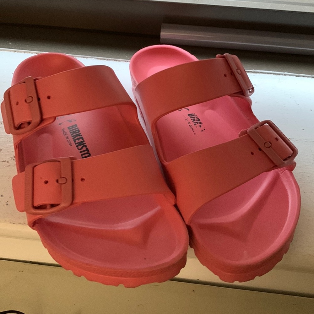 Birkenstock Arizona slides pink lightly worn size 6.5 (37)